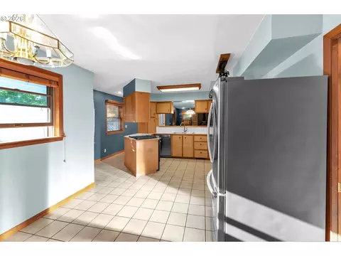 Kitchen - 600 E Mountainview Dr, Newberg, OR 97132 photo 1 of 4