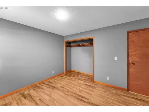 Bedroom - 600 E Mountainview Dr, Newberg, OR 97132 photo 1 of 7