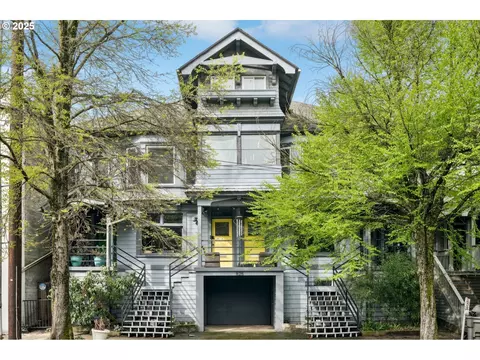 821 NW 16th Ave, Portland, OR 97209