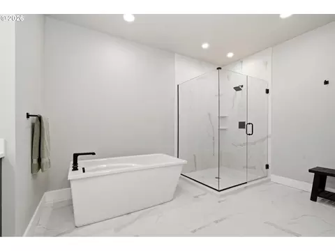 Bath - 19818 SE Ascension Loop, Camas, WA 98607 photo 5 of 6