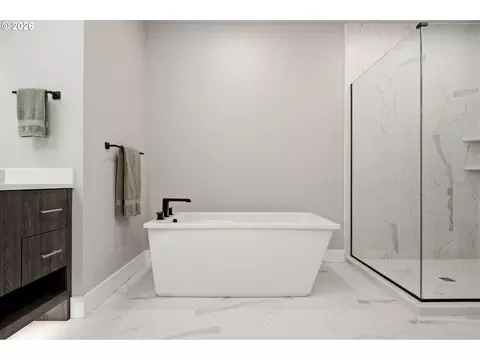 Bath - 19818 SE Ascension Loop, Camas, WA 98607 photo 4 of 6