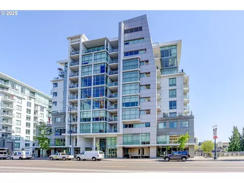 1260 NW Naito Pkwy #607B, Portland, OR 97209