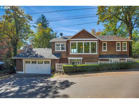 730 SW Menefee Ln, Portland, OR 97239
