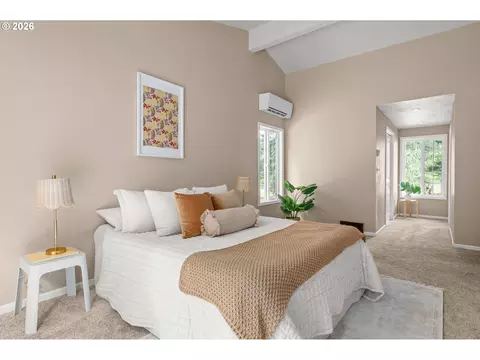 Bedroom - 84640 Lorane Hwy, Eugene, OR 97405 photo 2 of 6