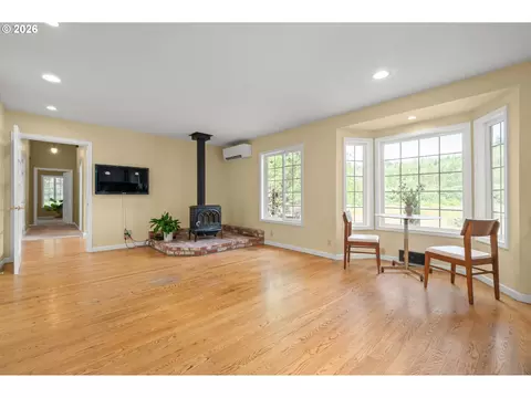 Living - 84640 Lorane Hwy, Eugene, OR 97405 photo 4 of 4