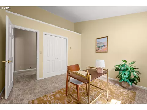 Bedroom - 84640 Lorane Hwy, Eugene, OR 97405 photo 3 of 6