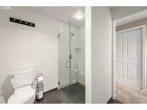 Bath - 84640 Lorane Hwy, Eugene, OR 97405 photo 2 of 4