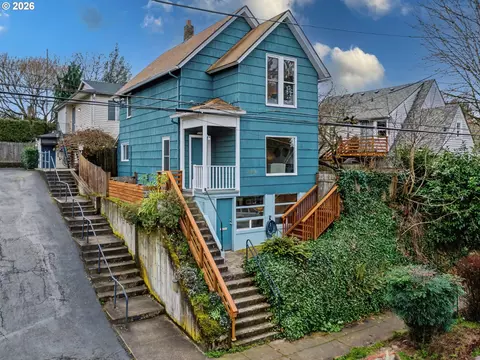 2220 SE Yamhill St, Portland, OR 97214