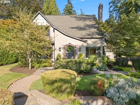 4520 SW Laurelwood Ave, Portland, OR 97225