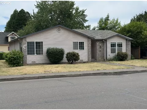 257 N Knights Bridge Rd, Canby, OR 97013