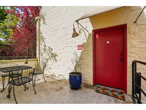 1947 NW Hoyt St, Portland, OR 97209