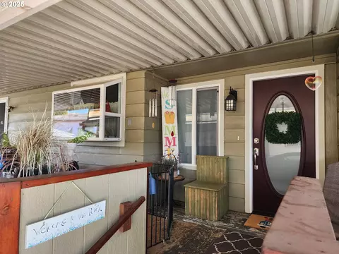 5422 Portland Rd NE #127, Salem, OR 97305