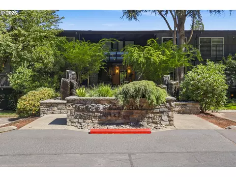 16250 Pacific Hwy #45, Lake Oswego, OR 97034