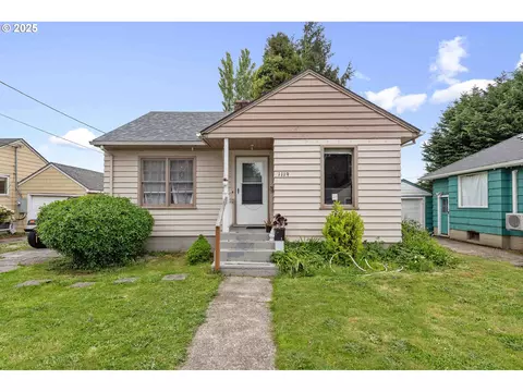 1119 Winsor Ave, North Bend, OR 97459