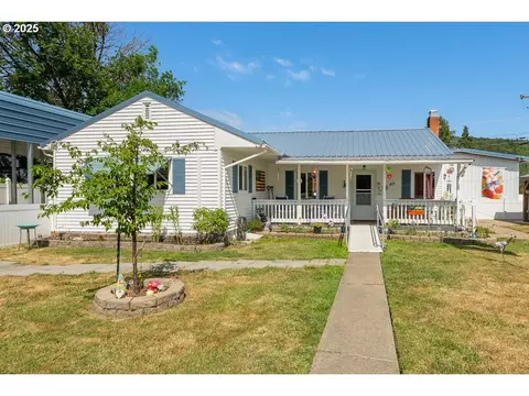 117 Harbor Dr, Riddle, OR 97469 photo 1