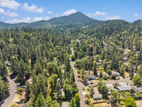 View/Area - 4861 Donald St, Eugene, OR 97405 photo 3 of 4