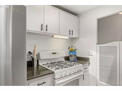 Kitchen - 4861 Donald St, Eugene, OR 97405 photo 2 of 3