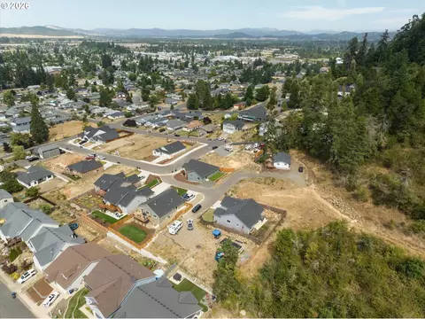 View/Area - 775 Boulder Loop, Creswell, OR 97426 photo 9 of 12