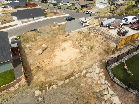View/Area - 775 Boulder Loop, Creswell, OR 97426 photo 4 of 12