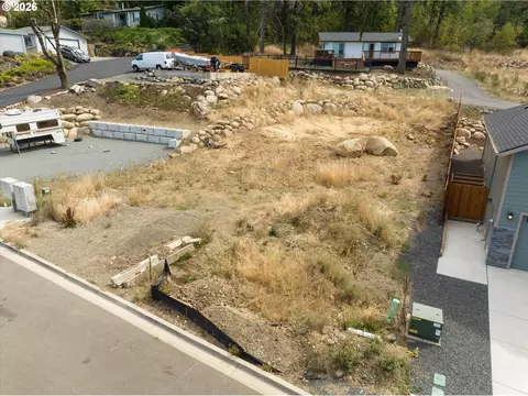 View/Area - 775 Boulder Loop, Creswell, OR 97426 photo 3 of 12