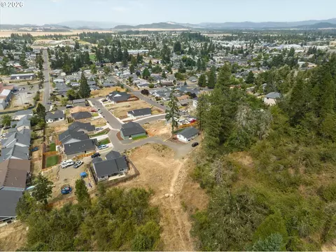 View/Area - 775 Boulder Loop, Creswell, OR 97426 photo 7 of 12