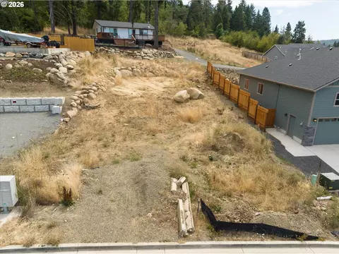 View/Area - 775 Boulder Loop, Creswell, OR 97426 photo 2 of 12