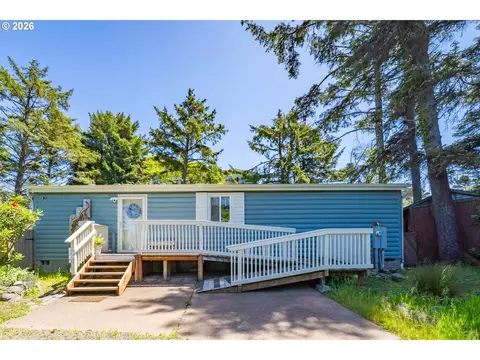 1232 SE 2nd Ct, Lincoln City, OR 97367