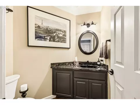 Bath - 2669 Garfield St, Eugene, OR 97405 photo 4 of 5