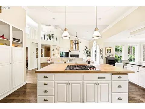 Kitchen - 2669 Garfield St, Eugene, OR 97405 photo 5 of 6