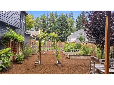 Exterior - 2669 Garfield St, Eugene, OR 97405 photo 11 of 11