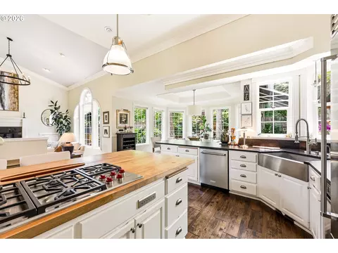 Kitchen - 2669 Garfield St, Eugene, OR 97405 photo 6 of 6