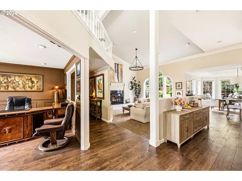 Entry Way - 2669 Garfield St, Eugene, OR 97405 photo 1 of 5
