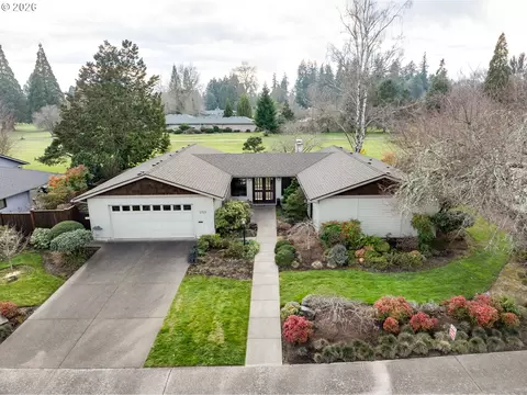 1925 NW St Andrews Dr, Mcminnville, OR 97128