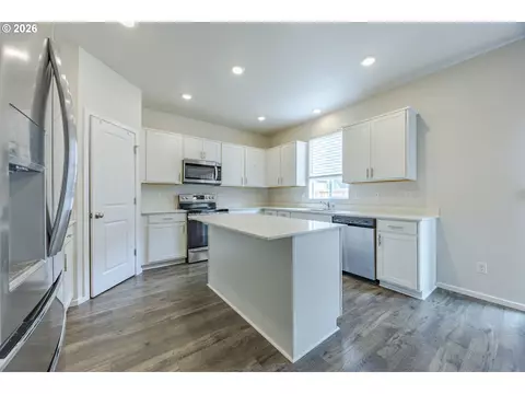 Kitchen - 1729 Milo Way, Eugene, OR 97404 photo 3 of 3
