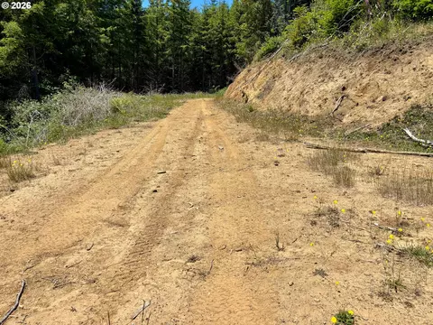 Larson Ln, North Bend, OR 97459 photo 20