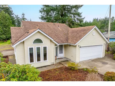 3220 31st St, Florence, OR 97439