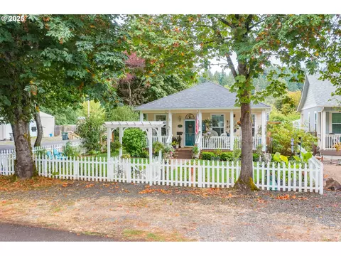 601 Calapooia Ave, Brownsville, OR 97327