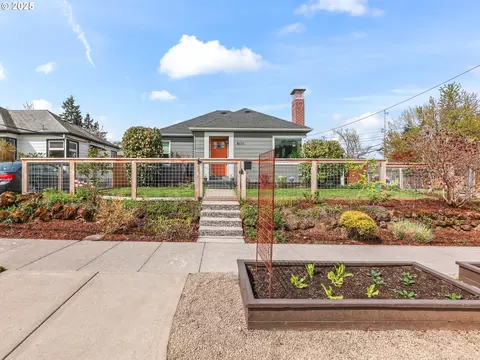 8111 N Washburne Ave, Portland, OR 97217