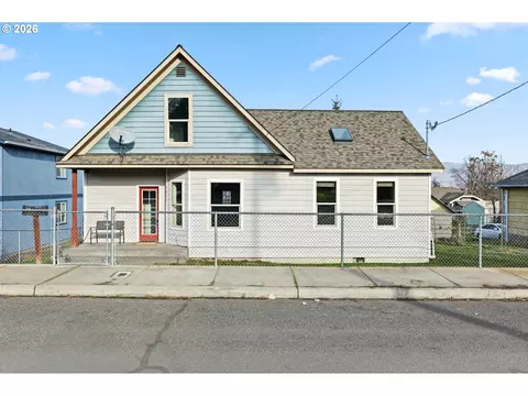 1211 E 10th St, The Dalles, OR 97058