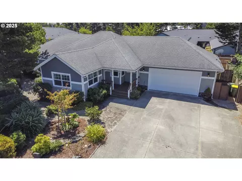1522 Myrtle Loop, Florence, OR 97439