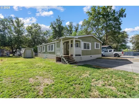 1215 SW 11th St #76, Hermiston, OR 97838