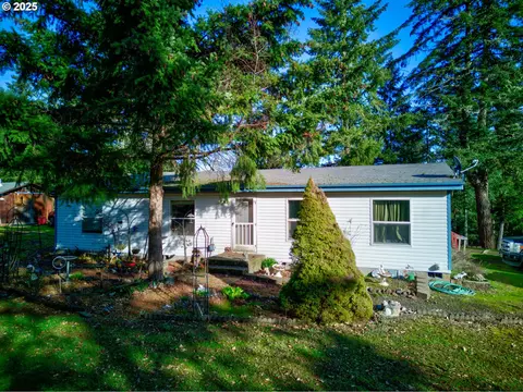1720 Churchill Dr, Oakland, OR 97462