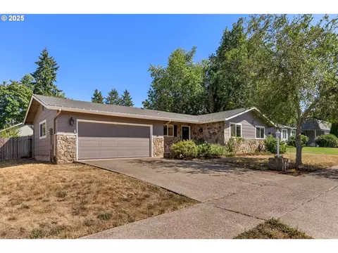 2135 Churchill St, Eugene, OR 97405
