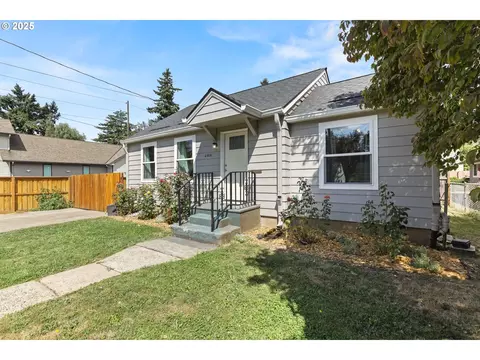 4025 SE Llewellyn St, Milwaukie, OR 97222