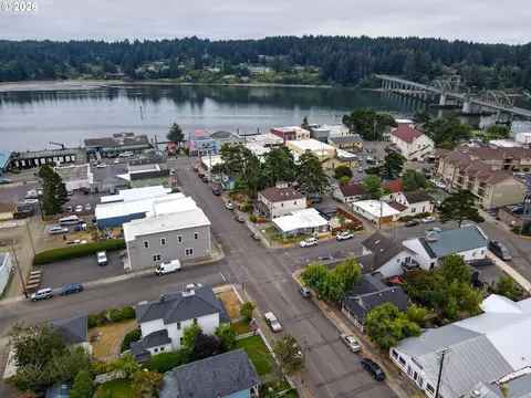 View/Area - 239 Maple St, Florence, OR 97439 photo 5 of 6