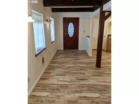 Entry Way - 239 Maple St, Florence, OR 97439 photo 1 of 1