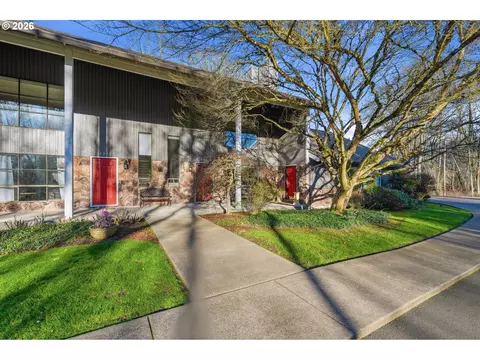 4933 SW Chestnut Pl, Beaverton, OR 97005