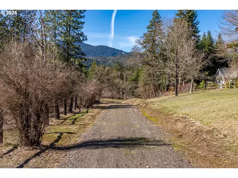 Nka Highway 141, White Salmon, WA 98672