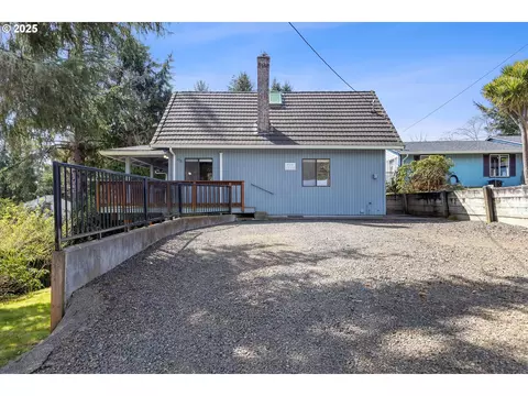 1321 NE Regatta Park Rd, Lincoln City, OR 97367