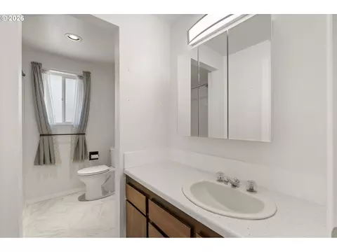 4526 Daisy St, Springfield, OR 97478 photo 18